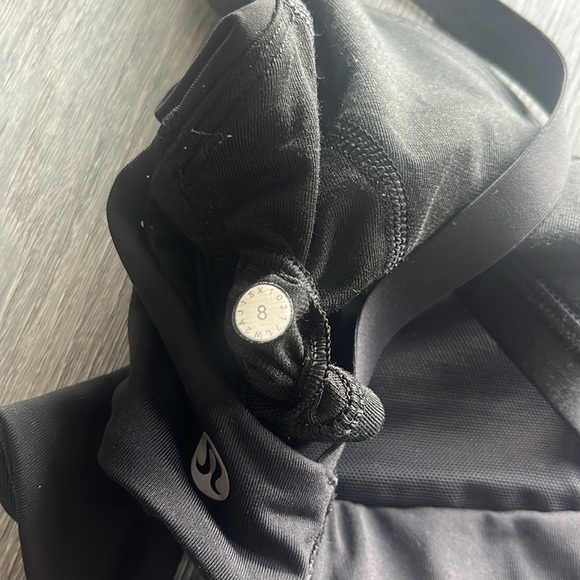 Lululemon Lean In Bra ✧ Black ✧ Size 8 - Picture 6 of 7